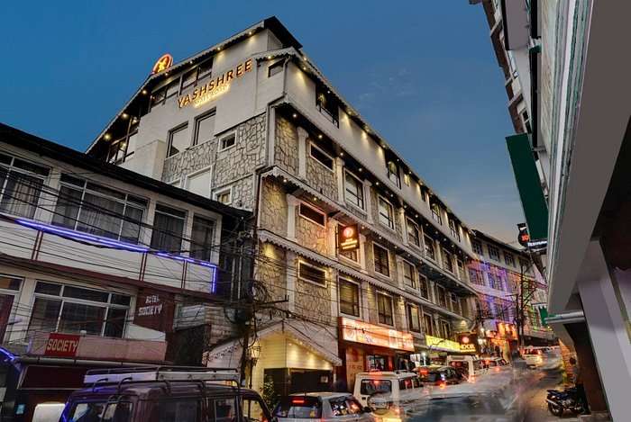 YASHSHREE MALL ROAD