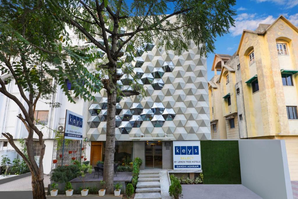 KEYS SELECT BY LEMON TREE HOTEL
